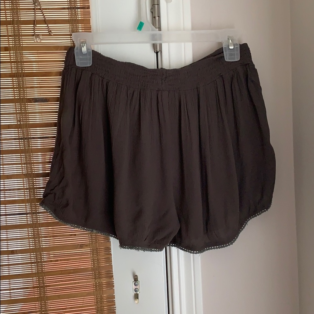 Shorts - Picture 3 of 3